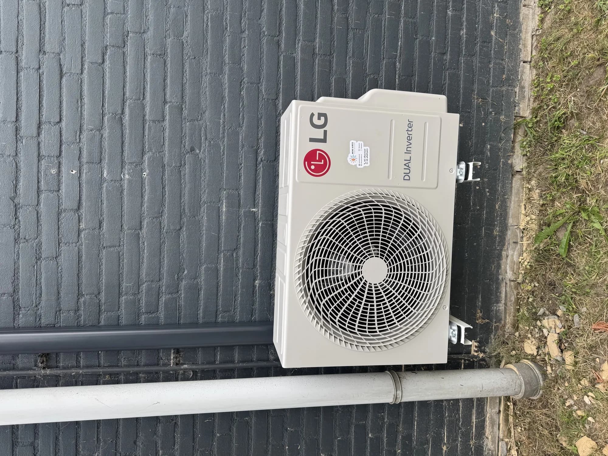 2x LG 3,5kW airco bij Festo Food, Raamsdonksveer